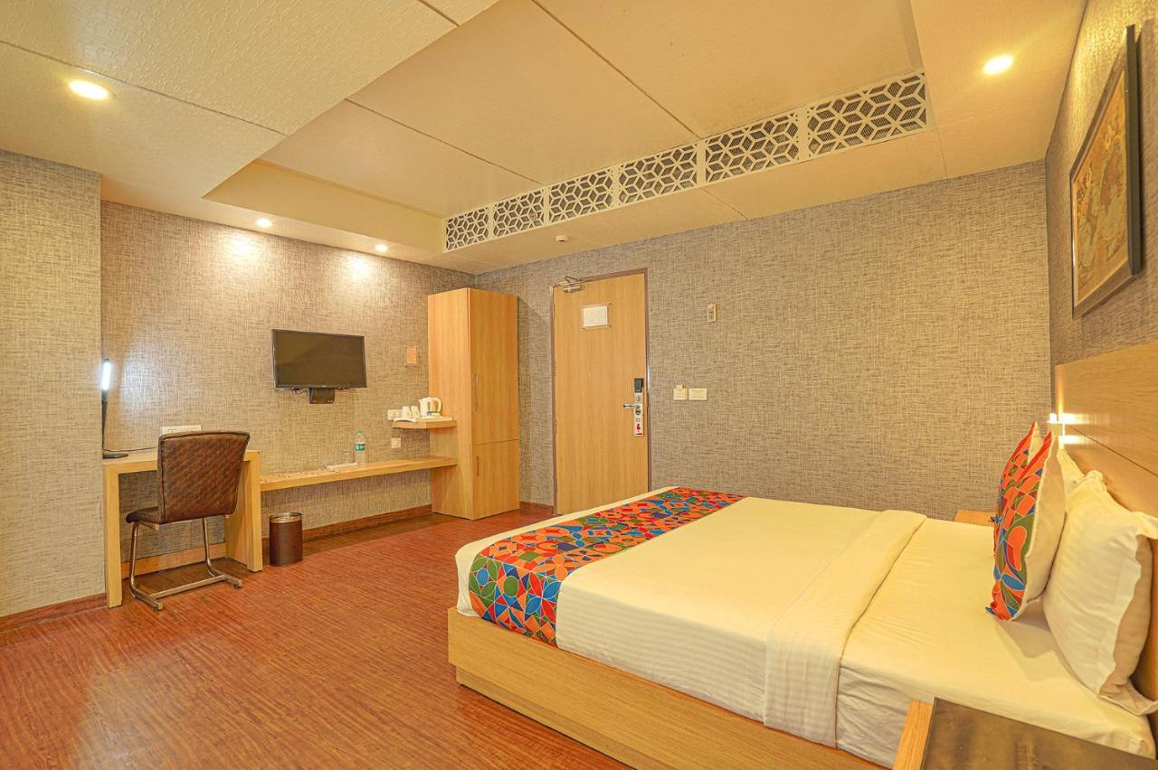 דהראדון Fabhotel Prime The Solitaire Express מראה חיצוני תמונה